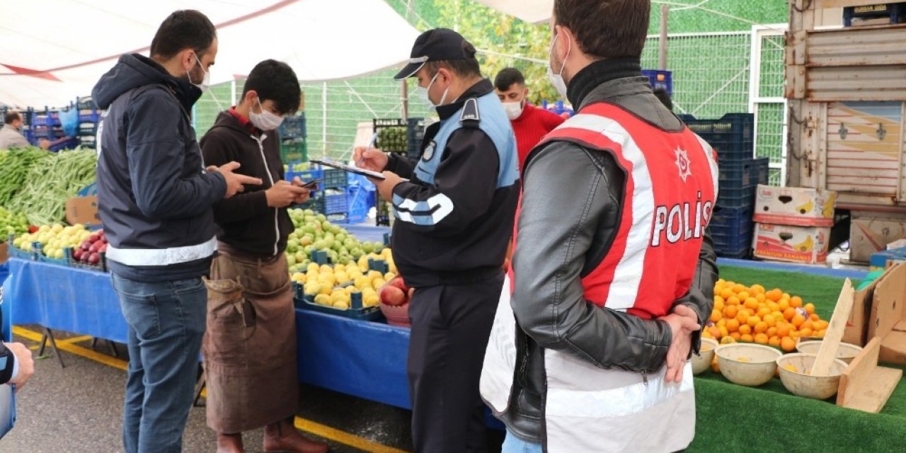 Sultanbeyli’de pazar yerlerinde sigara yasağı ve HES uygulaması denetimi yapıldı
