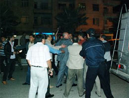 CHP'liler DSP standını bastı