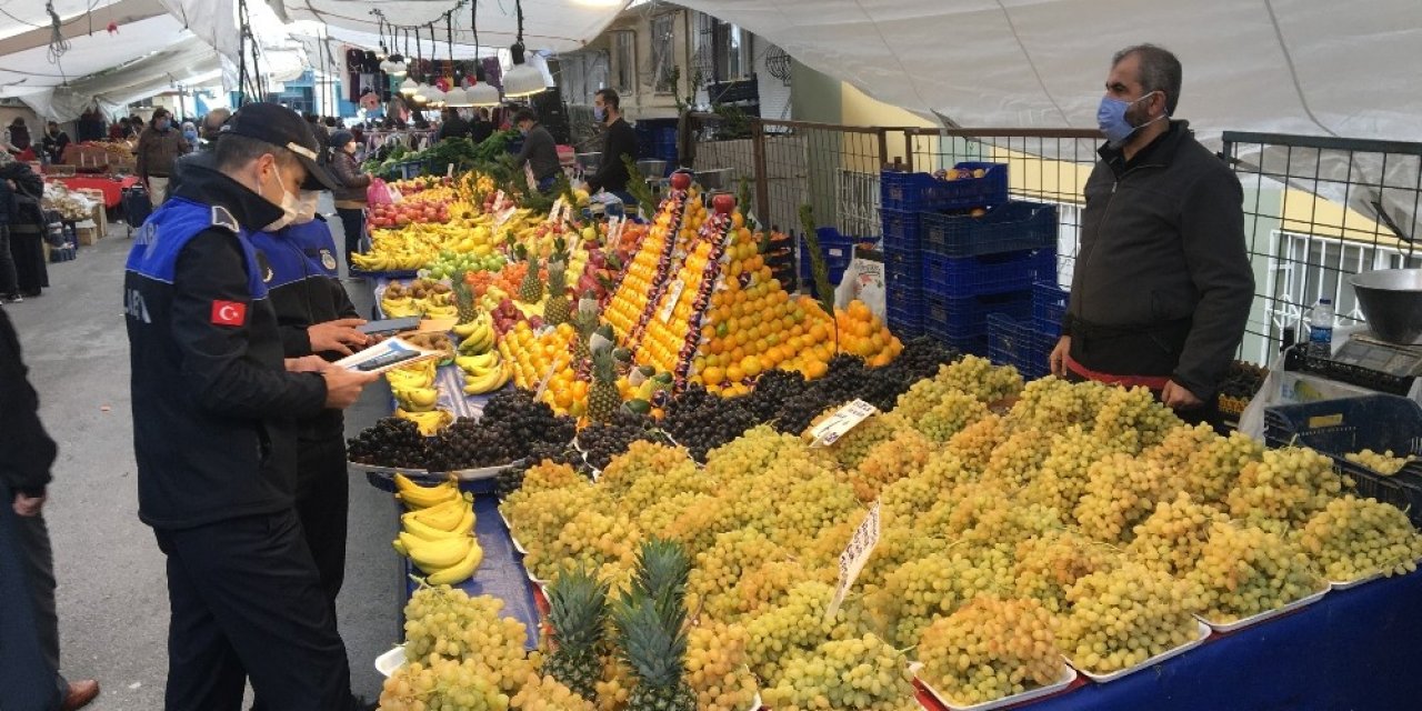 Zeytinburnu’nda akşam pazarı ucuzluğu sabaha çekildi