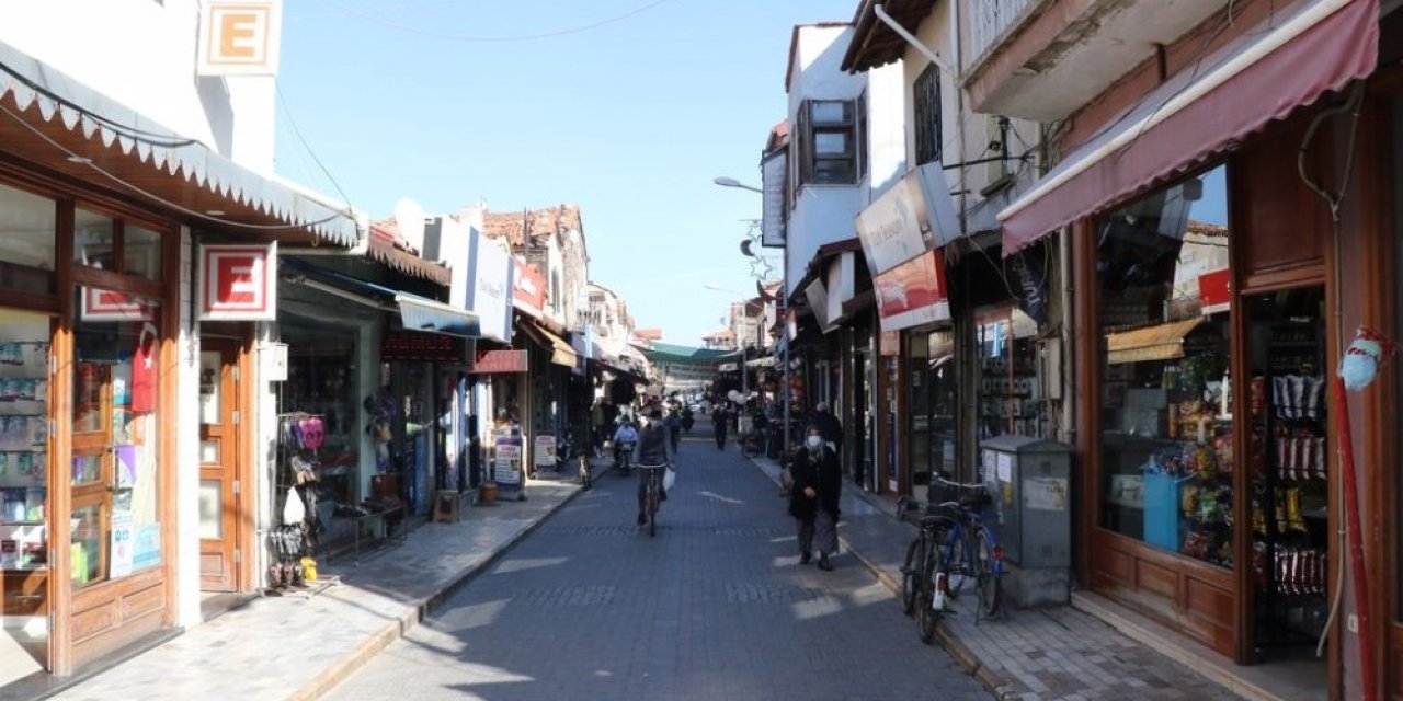 Yunusemre Caddesi’nin güzelliği büyükşehirle ortaya çıkacak