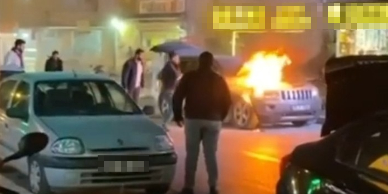 Lüks otomobil seyir halinde alev alev yandı! Canını zor kurtardı