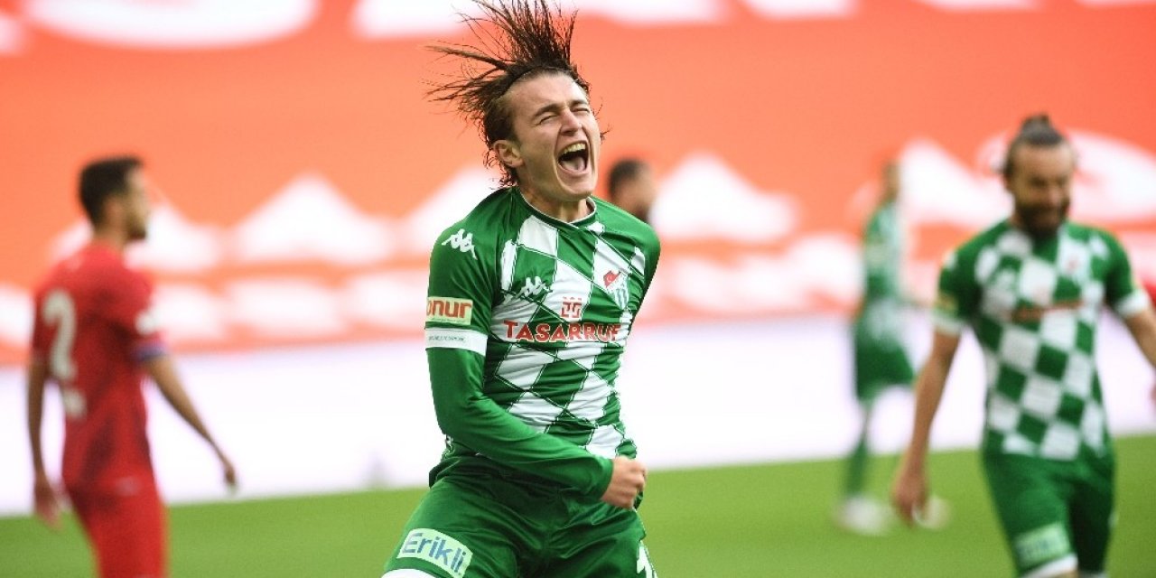 Bursaspor’da 15 futbolcu sokağa çıkma yasağına takılıyor