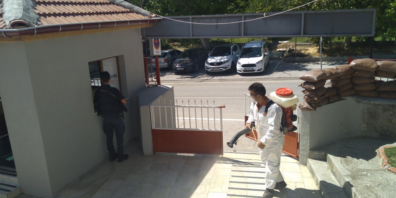 Vakaların yeniden artışa geçtiği Konya'nın ilçelerinde dezenfekte çalışmaları hızlandı