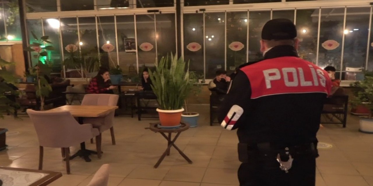 Yasak başladı! Müşteri dolu kafeler tek tek boşaltıldı