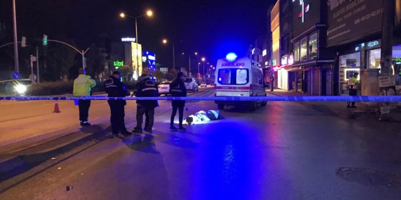 Yolun karşısına geçmek isterken otomobilin çarptığı kişi feci şekilde can verdi