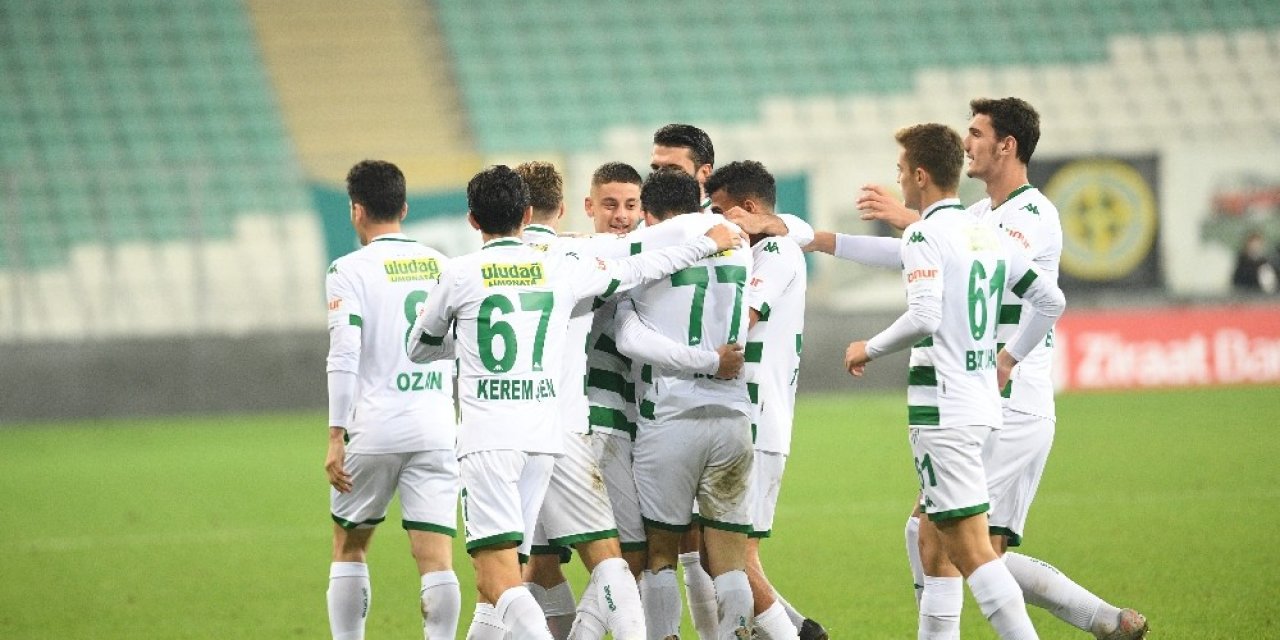 1922 Konyaspor Süper Lig'in eski şampiyonu Bursaspor'la karşılaşacak
