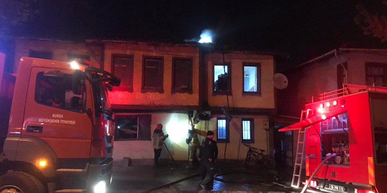 Ahşap evde çıkan yangın söndürüldü