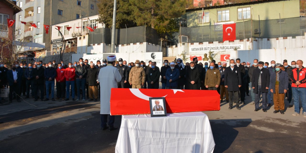 Koronavirüse yenilen Kore gazisi Hakk'a uğurlandı