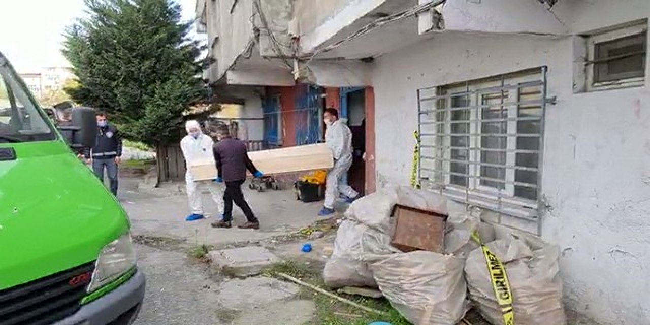 Gece apartman boşluğunda bıçaklandı! Sokağa çıkma kısıtlaması bitince cesedi bulundu
