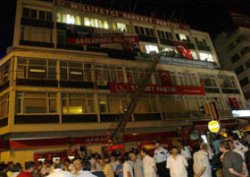 MHP'nin o pankartı yine asıldı