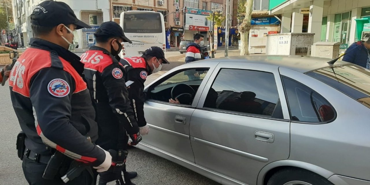 Koronavirüs vakalarından yılan Adıyaman'da hayat durdu