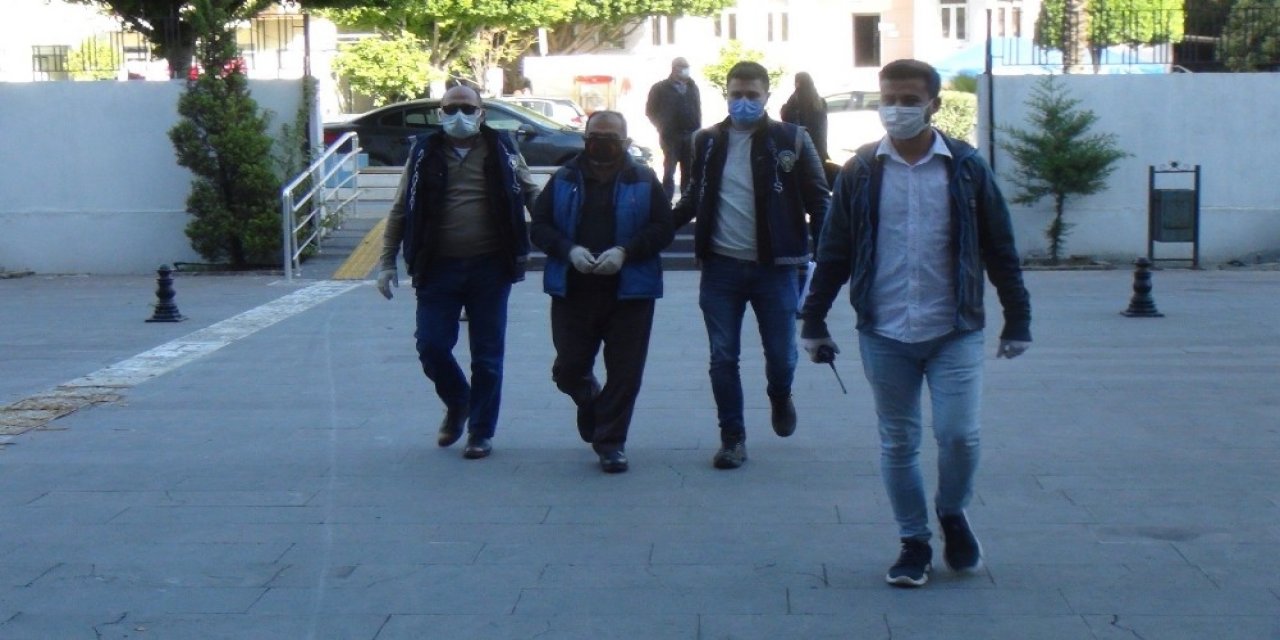 Antalya'da bisiklet çalan alkollü hırsız kameralara takıldı