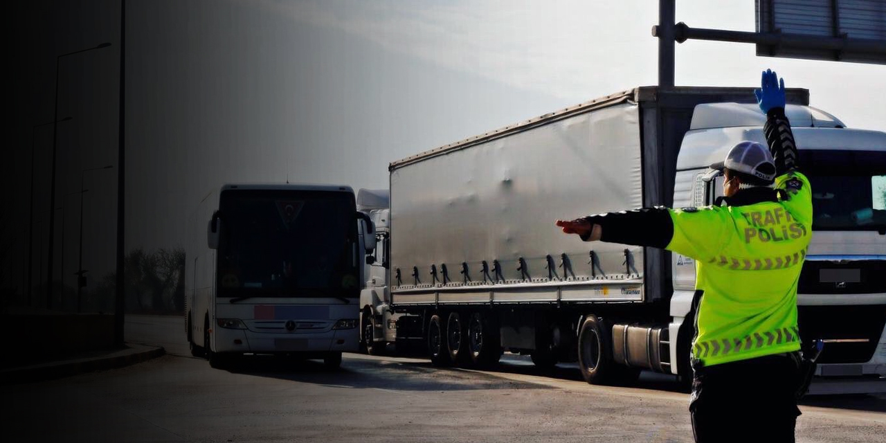 Konya trafik ekipleri 3 bin 179 sürücüye ceza kesti 