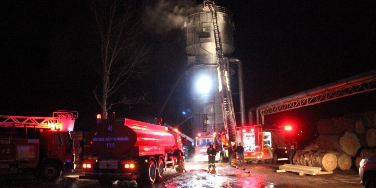 Kereste fabrikasında yangın paniği