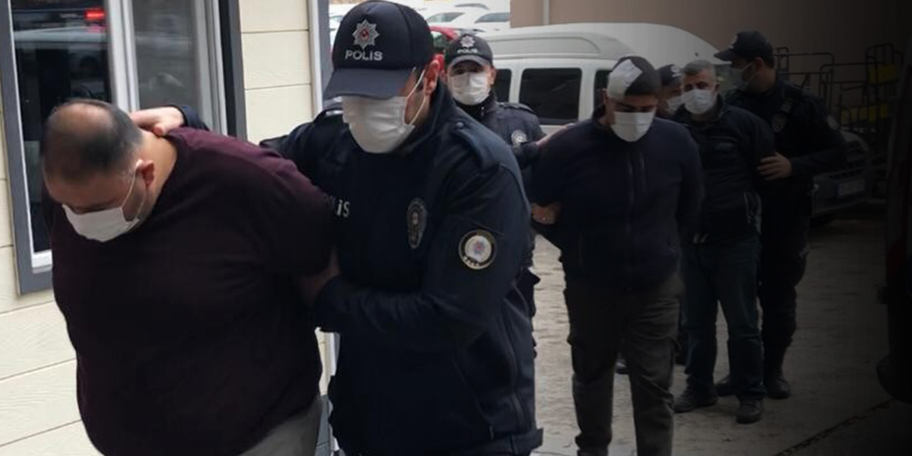 Kısıtlamada polise saldıran ve Cumhurbaşkanına hakaret eden FETÖ'cüler tutuklandı