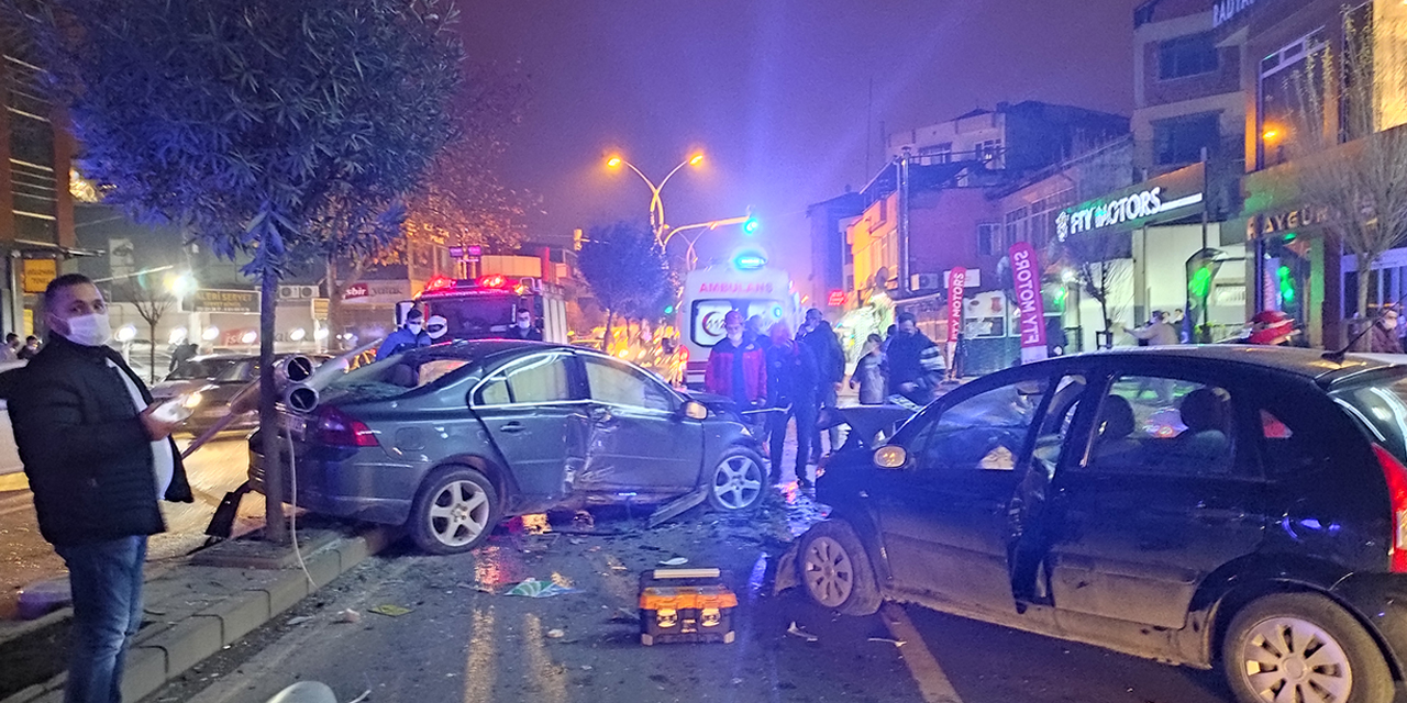 Zincirleme kazada ters dönen aracından çıkıp kaçtı! Polis her yerde arıyor