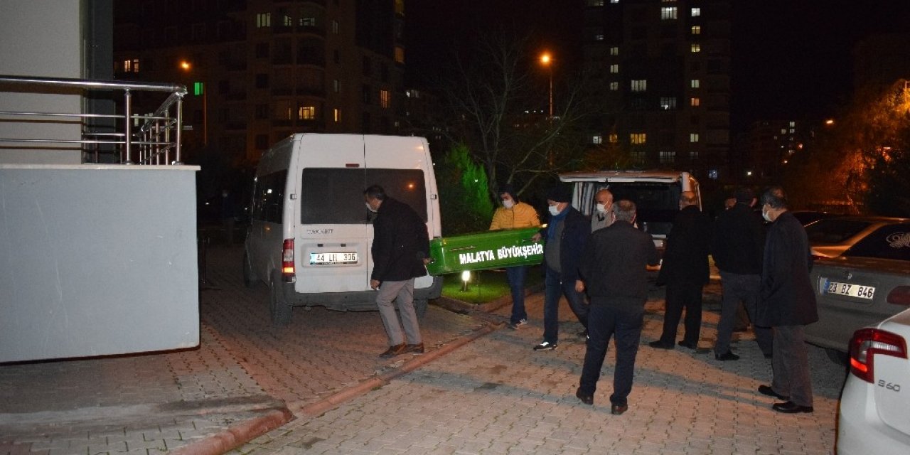 2 çocuk babası adam evinin banyosunda ölü bulundu