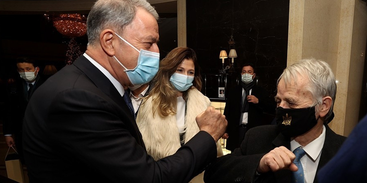 Bakanlar Akar ve Çavuşoğlu Ukrayna’da