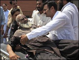 Pakistan'da ölü sayısı 400'ü buldu