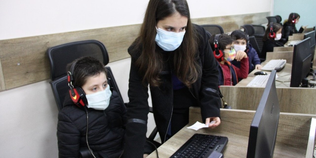 Bismil’de güzel hareket! Kapalı internet kafeler EBA destek noktasına dönüştü