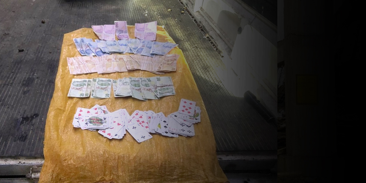 Kumarbazlar bunu da yaptı! Kamyonet kasasında basıldılar