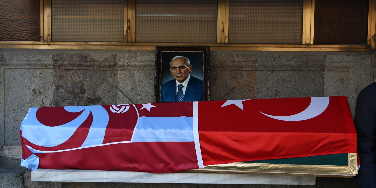 Özkan Sümer'e son görev
