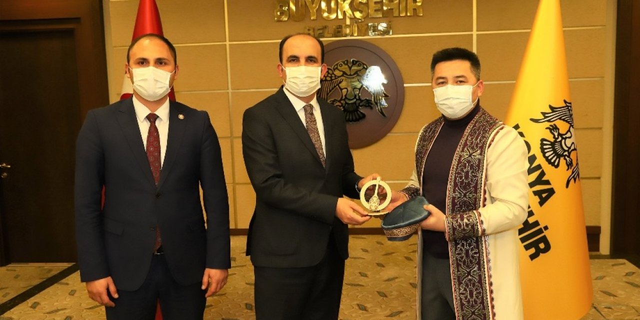 Konya'daki göçmenlerden Başkan Altay'a ziyaret