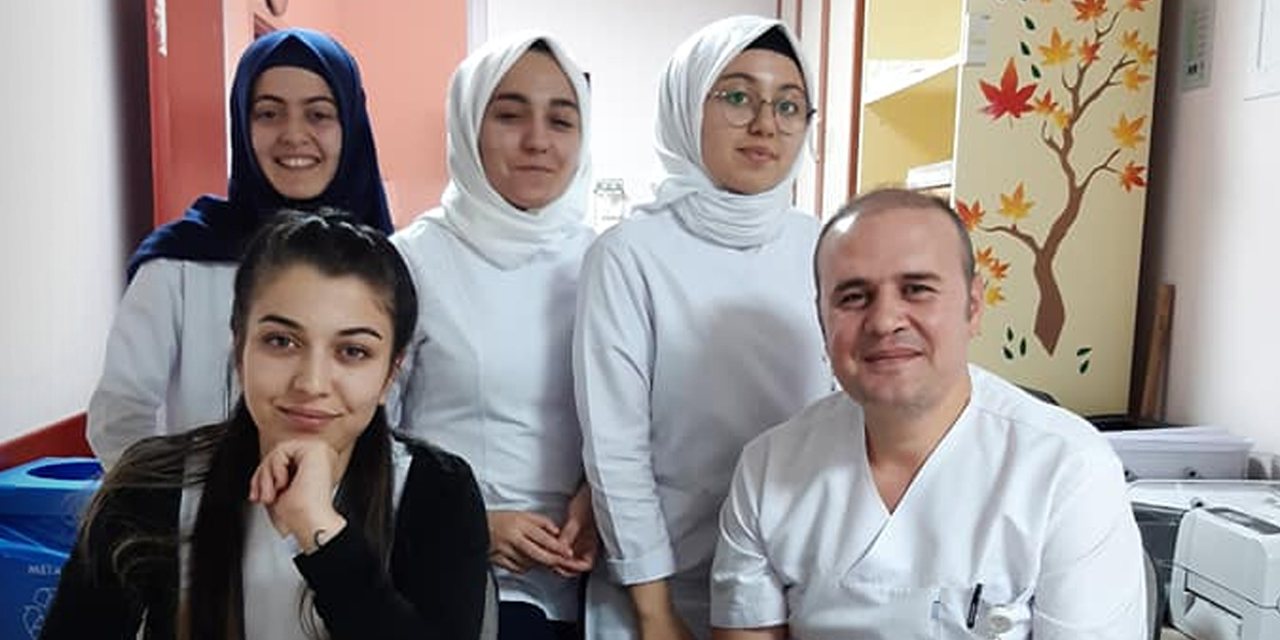 Konya'da Kovid-19 nedeniyle hayatını kaybeden hemşire toprağa verildi