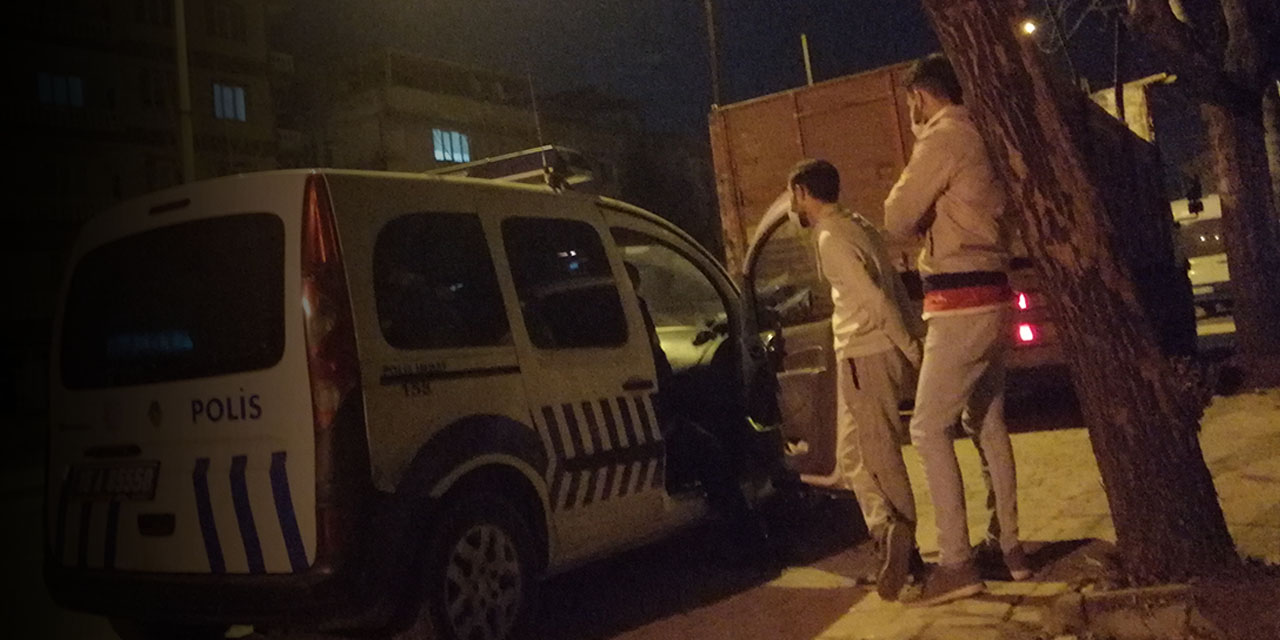 Hırsız ihbarına giden polis kümeste çay içerken yakaladığı 4 kişiye ceza yazdı