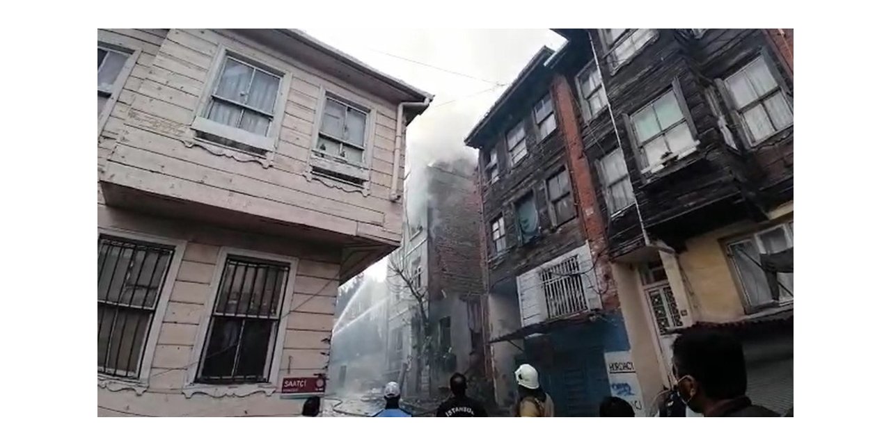 Fatih’te korkutan yangın