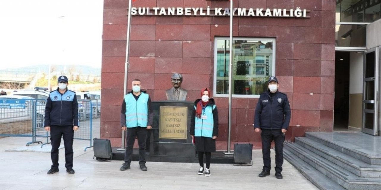 Sultanbeyli Salgın Denetim Merkezi Ekipleri, ihbarları anında değerlendiriyor
