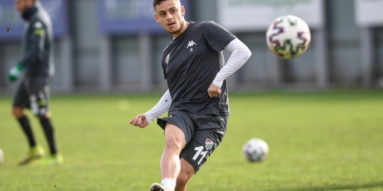 Bursaspor Başkanı Erkan Kamat takımı yakından takip ediyor