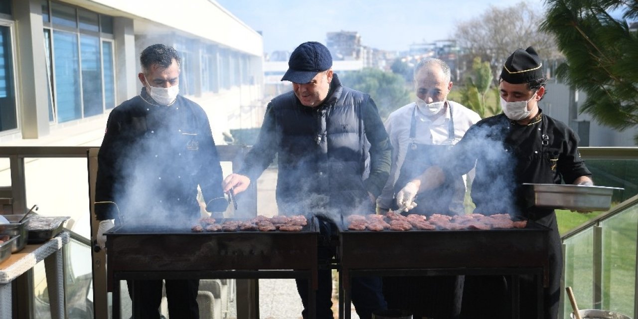 Bursaspor, Eskişehirspor maçı öncesi barbekü partisi verdi
