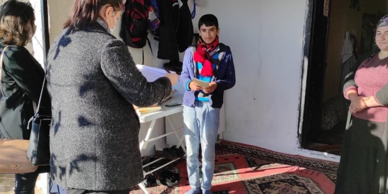 Gerger’de gezici kütüphane hizmeti başladı