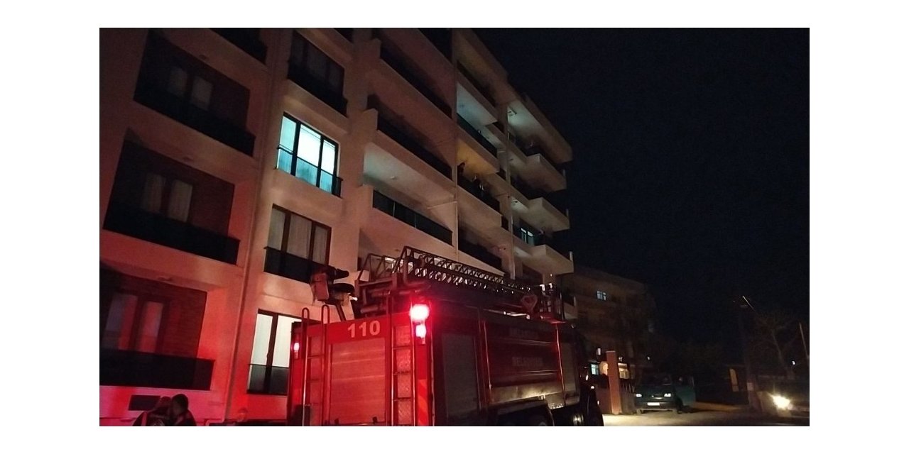 İtfaiye ekipleri balkondan girerek yangını söndürdü