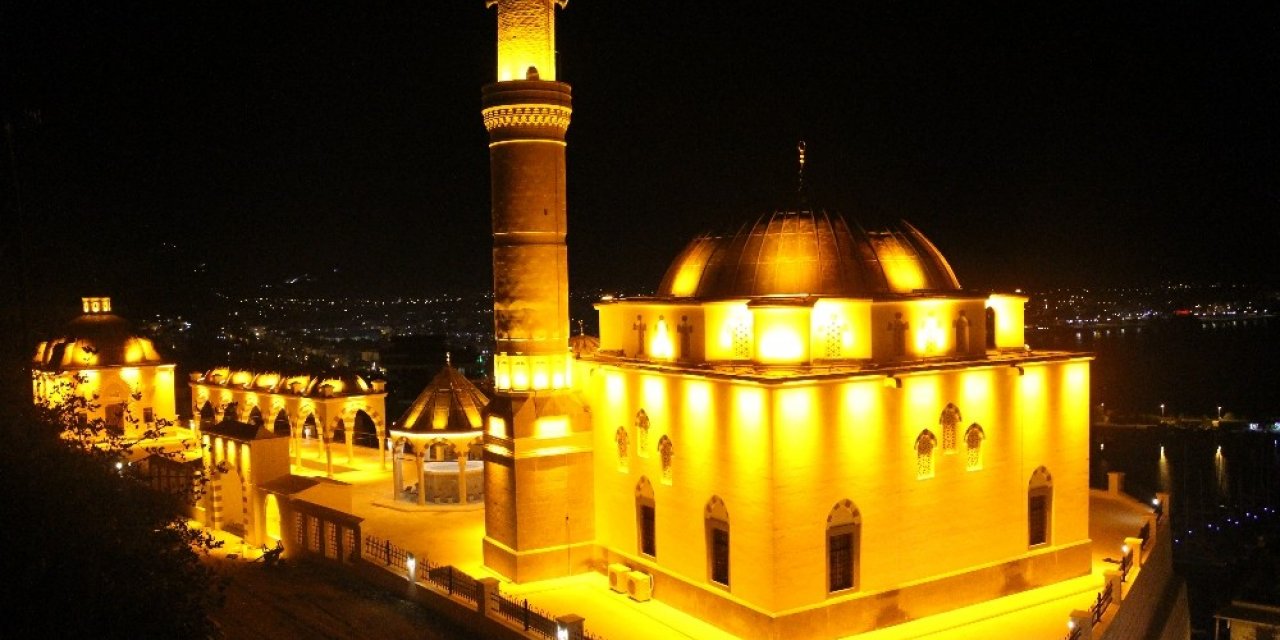 Finike Eroğlu Nuri Camii ibadete hazır