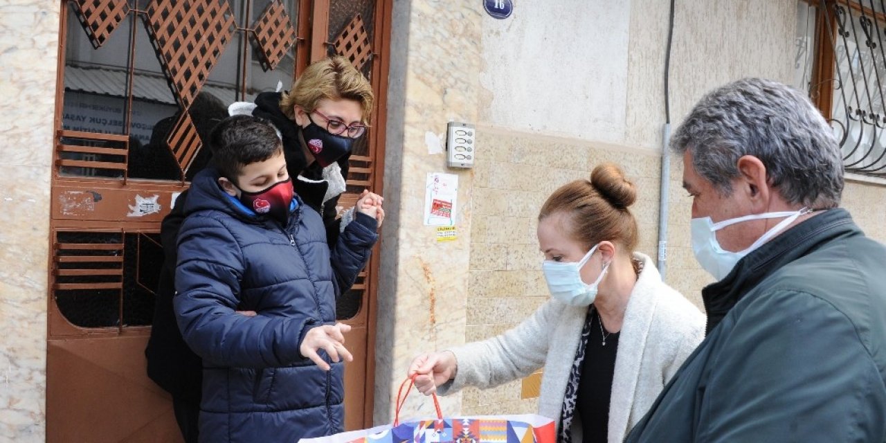 Başkan Çalkaya, engelli çocukları unutmadı