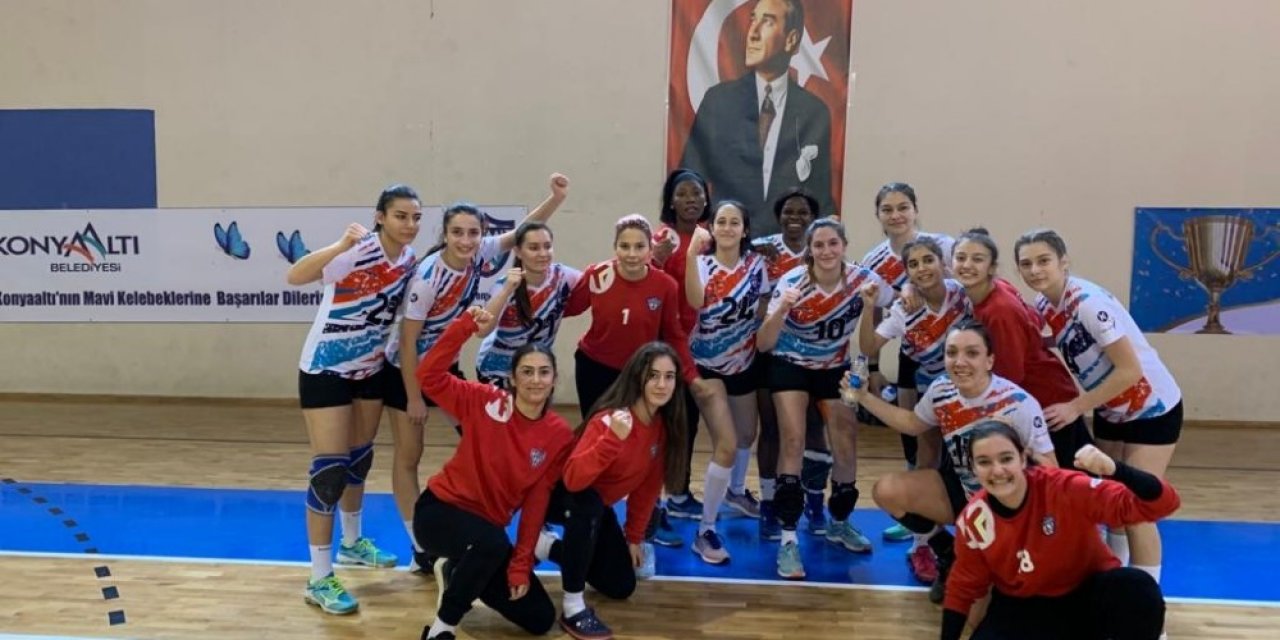 Mavi Kelebekler, çeyrek finalde