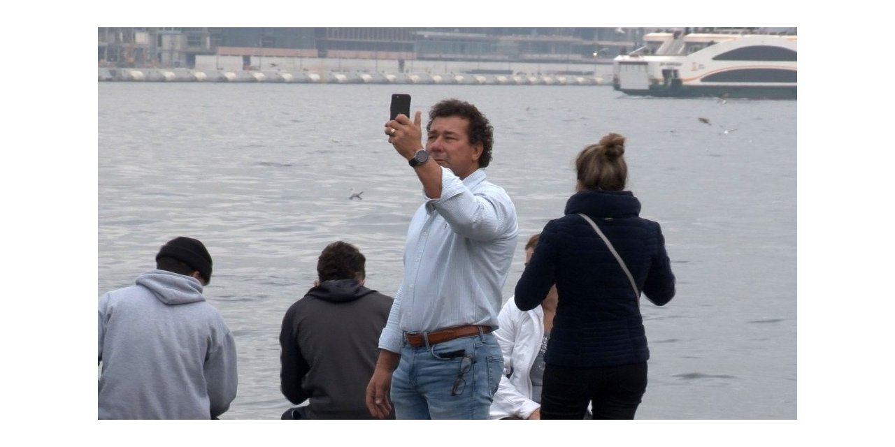 Turistlerin maskesiz mesafesiz İstanbul keyfi