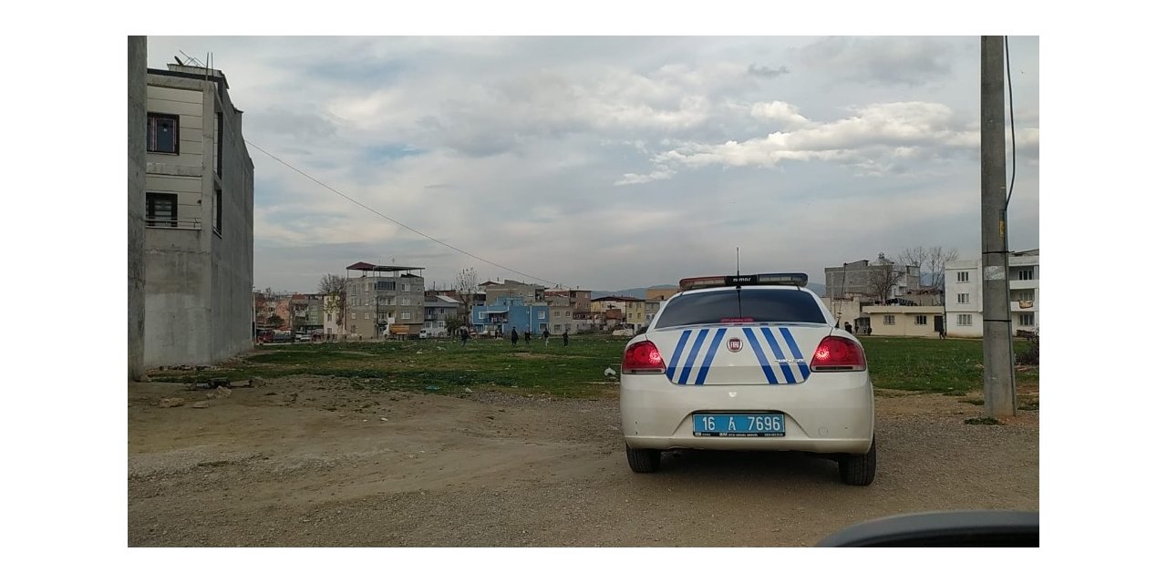 Bursa’da polisi gören çocuklar çil yavrusu gibi dağıldı