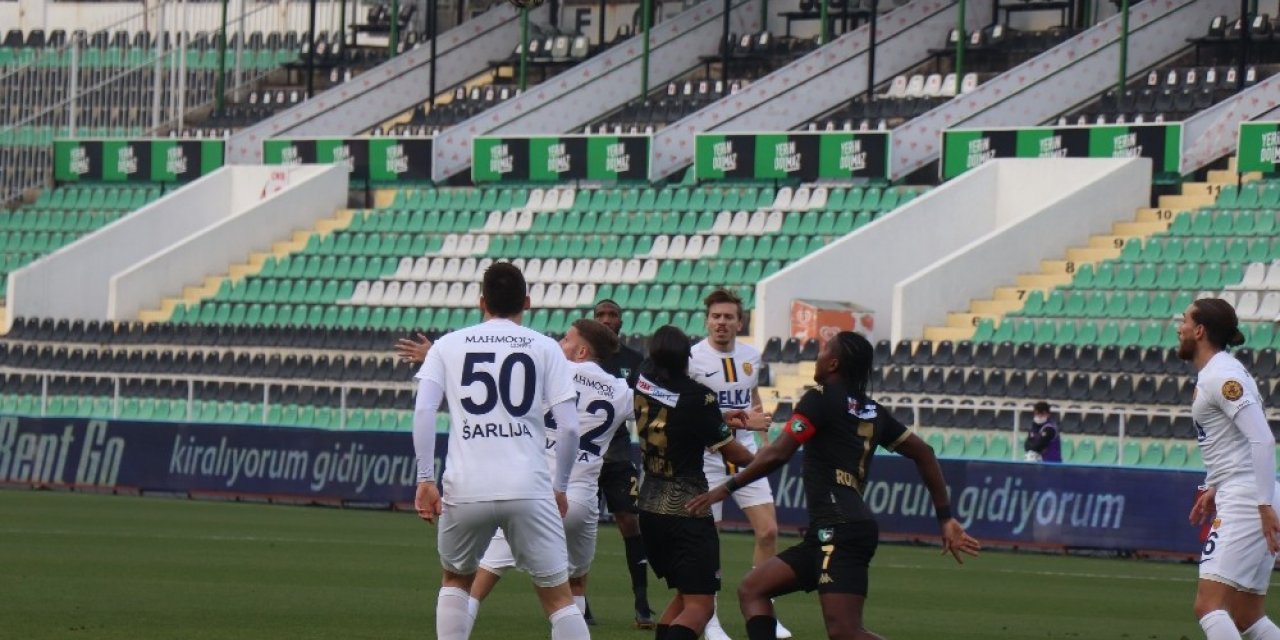 Süper Lig: Yukatel Denizlispor: 0 - Ankaragücü: 2 (İlk yarı)