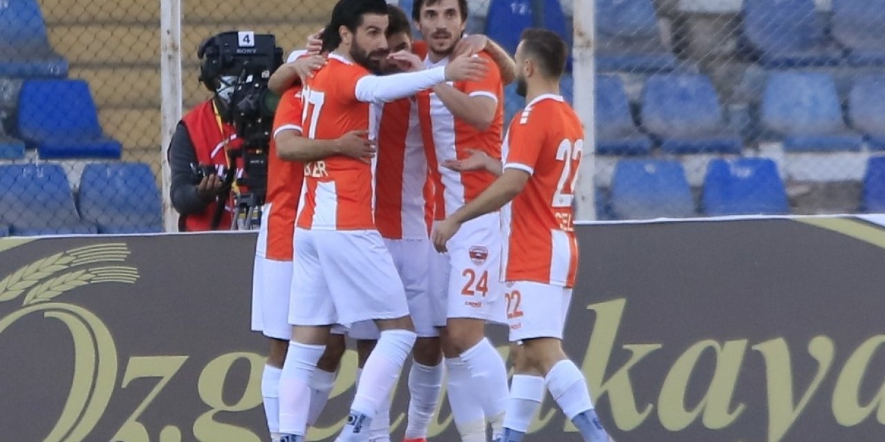 TFF 1. Lig: Adanaspor:1  - Bandırmaspor: 1 (İlk yarı sonucu)
