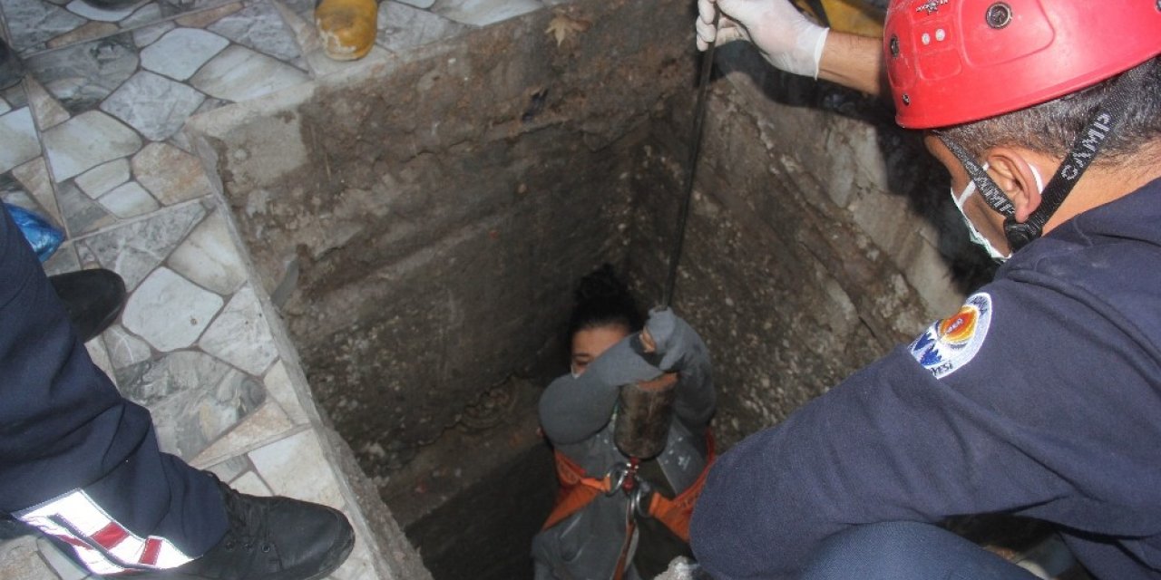 Kanalizasyona düşen hamile kadının bebeğinin durumu iyi