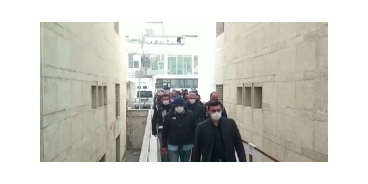 Bursa merkezli 2 ilde yapılan eş zamanlı operasyonda 15 kişi gözaltına alındı