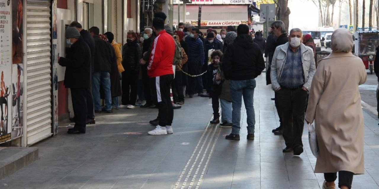 56 saatlik kısıtlama sona erdi, Diyarbakır’da yoğunluk başladı