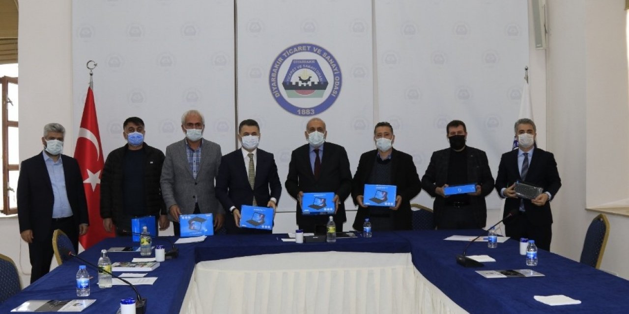 TOBB’den Diyarbakır’a tablet desteği