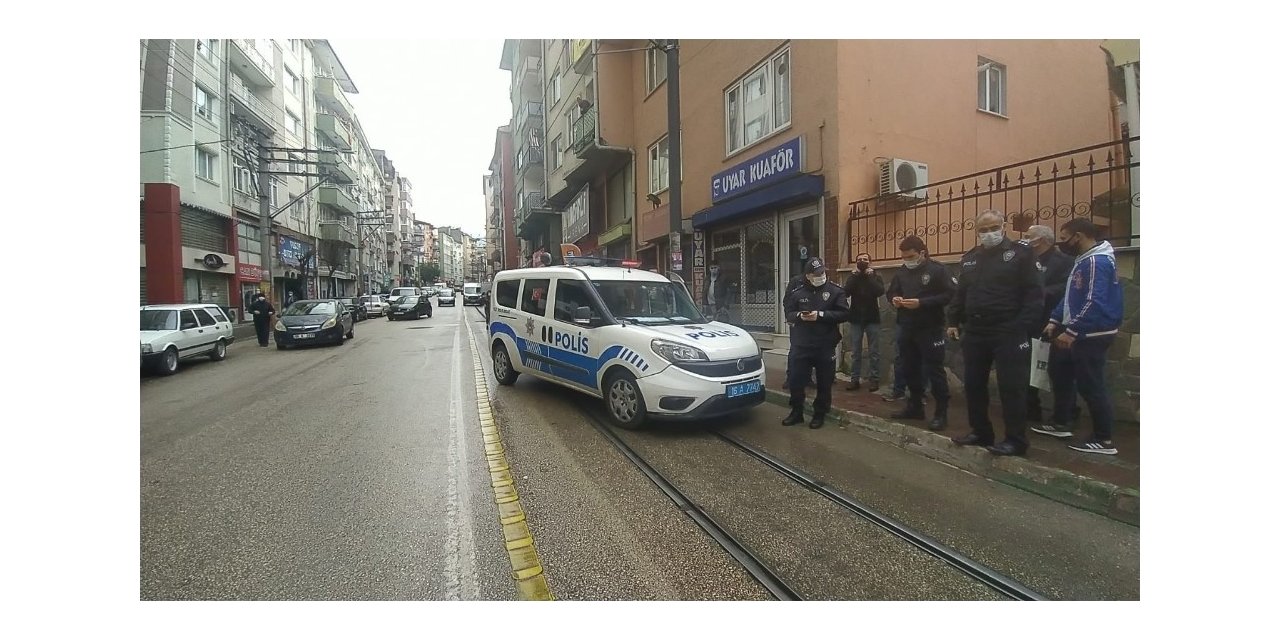 Bursa’da anonsa giden polis ekipleri kaza yaptı