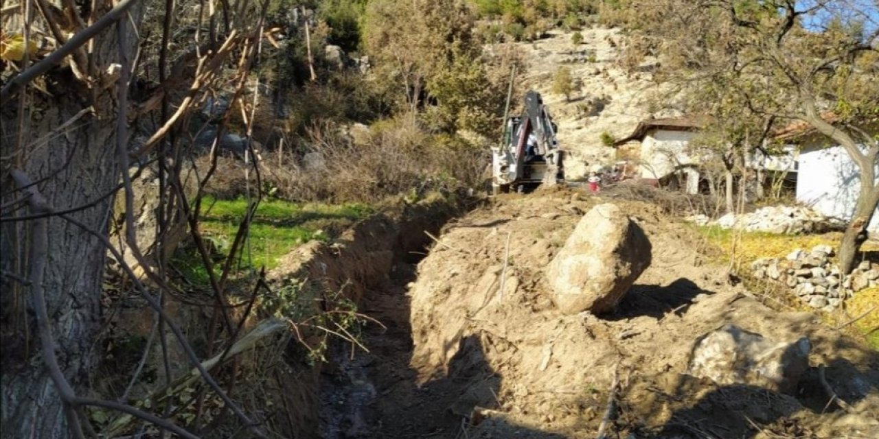 Yeşil Mahallesinde taşkınların önüne geçildi