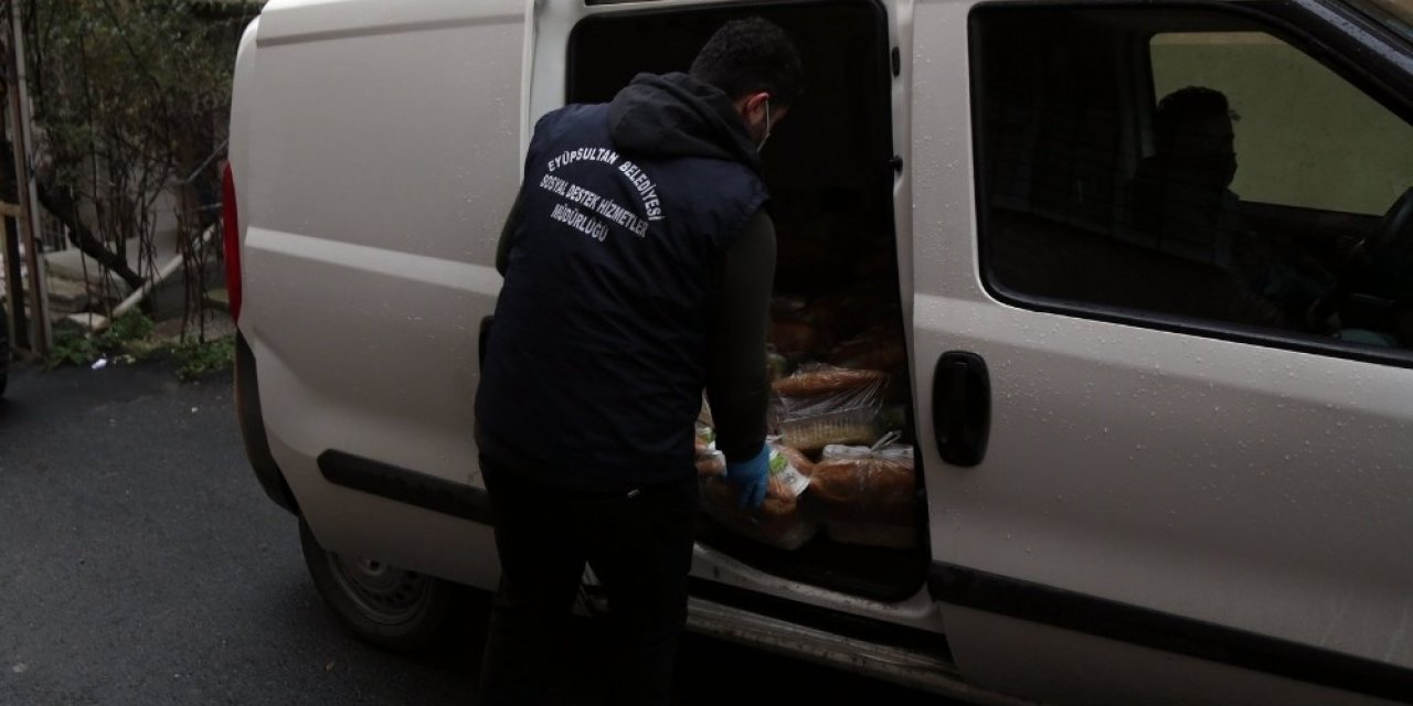 Eyüpsultan Belediyesi’nden gönülleri ısıtan ikram