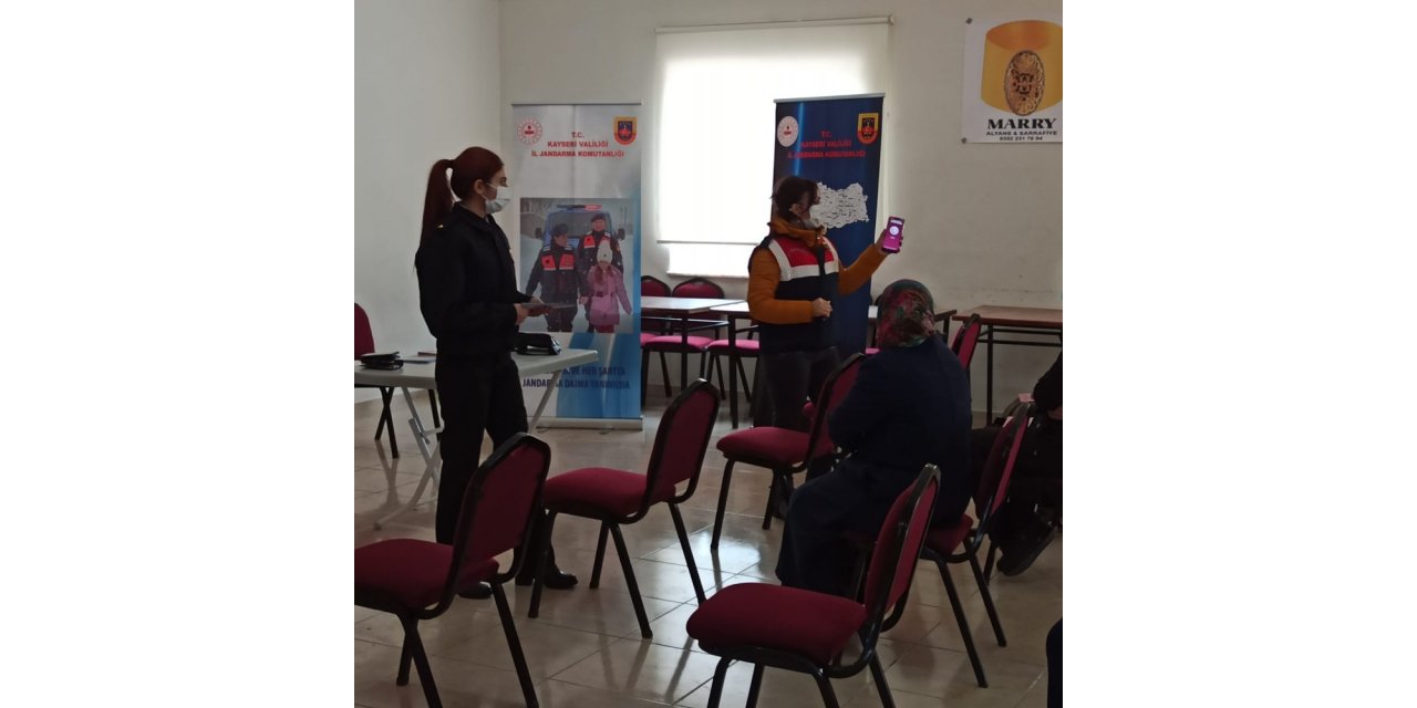 Jandarma kadınlara ‘KADES’ eğitimi verdi